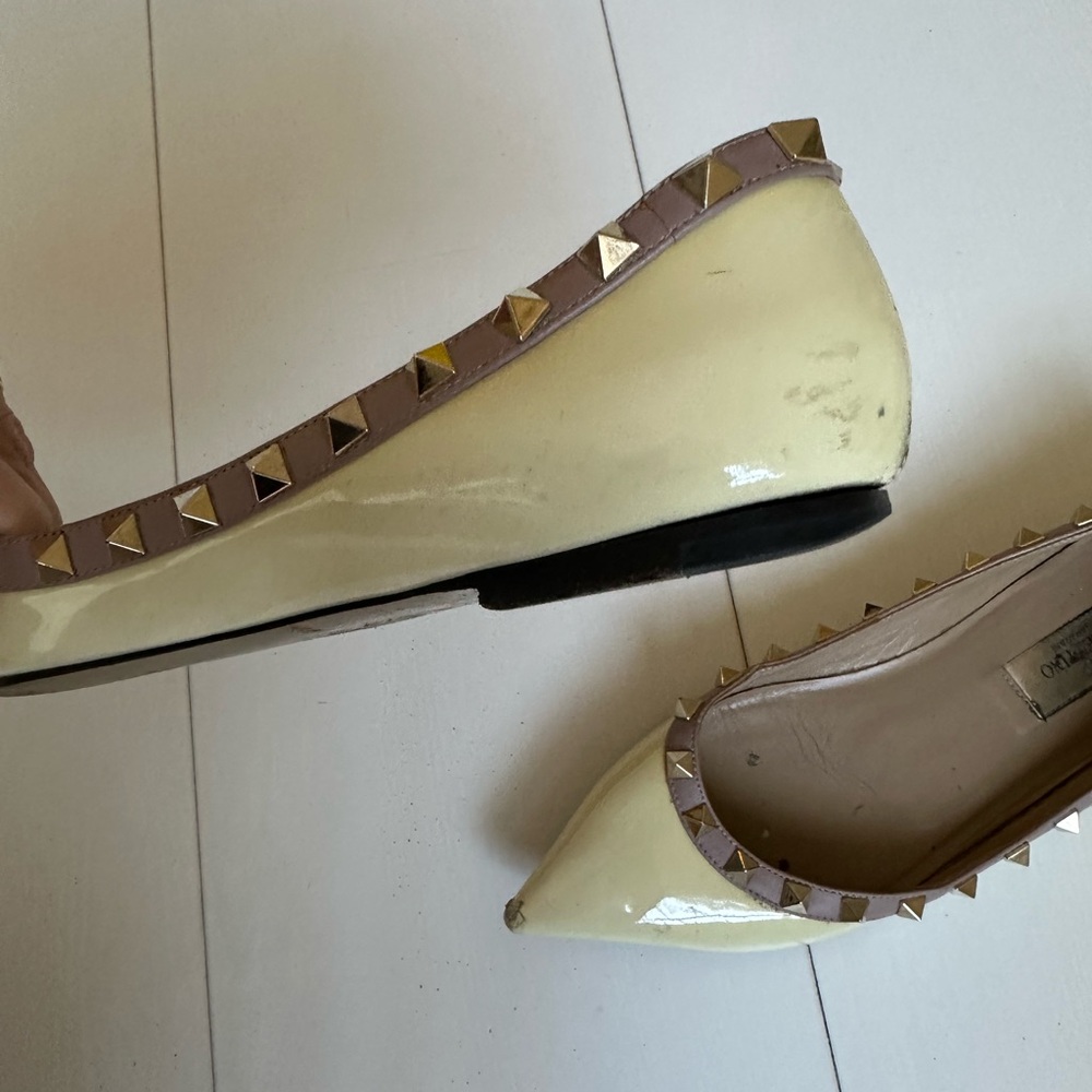 Valentino Flats - Picture 6 of 7